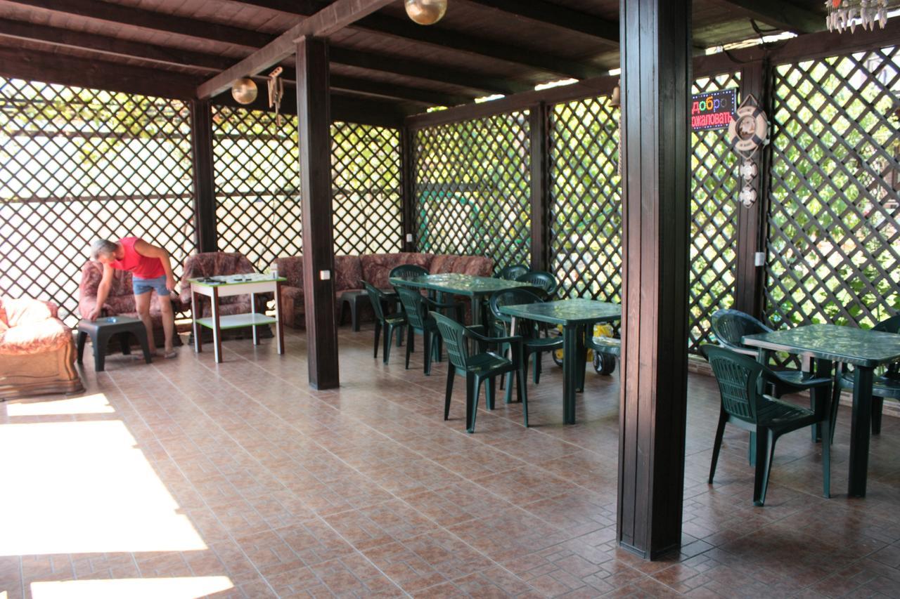 Akvitaniya Mini-Hotel Zatoka Ngoại thất bức ảnh