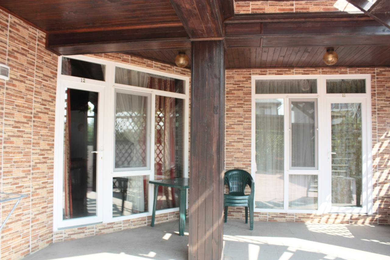 Akvitaniya Mini-Hotel Zatoka Ngoại thất bức ảnh