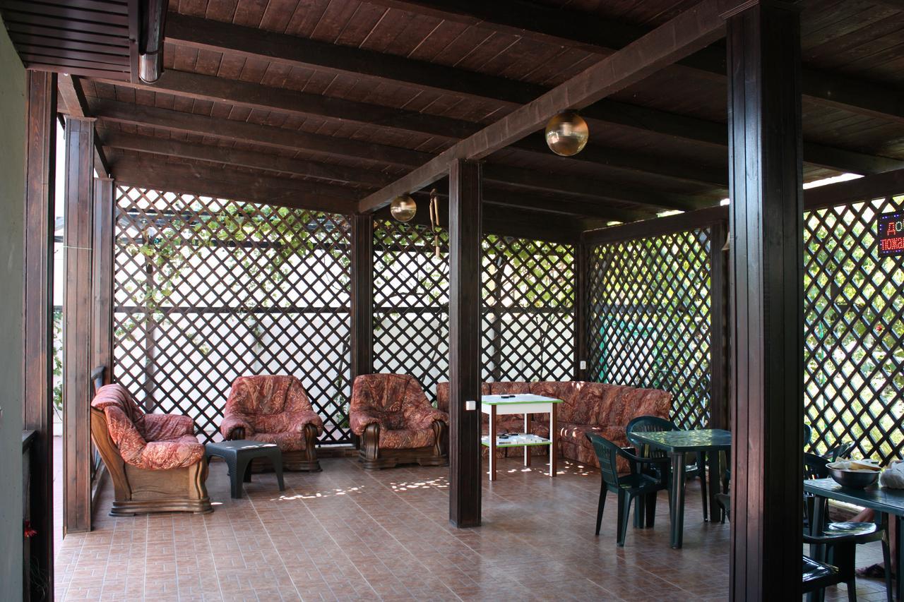 Akvitaniya Mini-Hotel Zatoka Ngoại thất bức ảnh