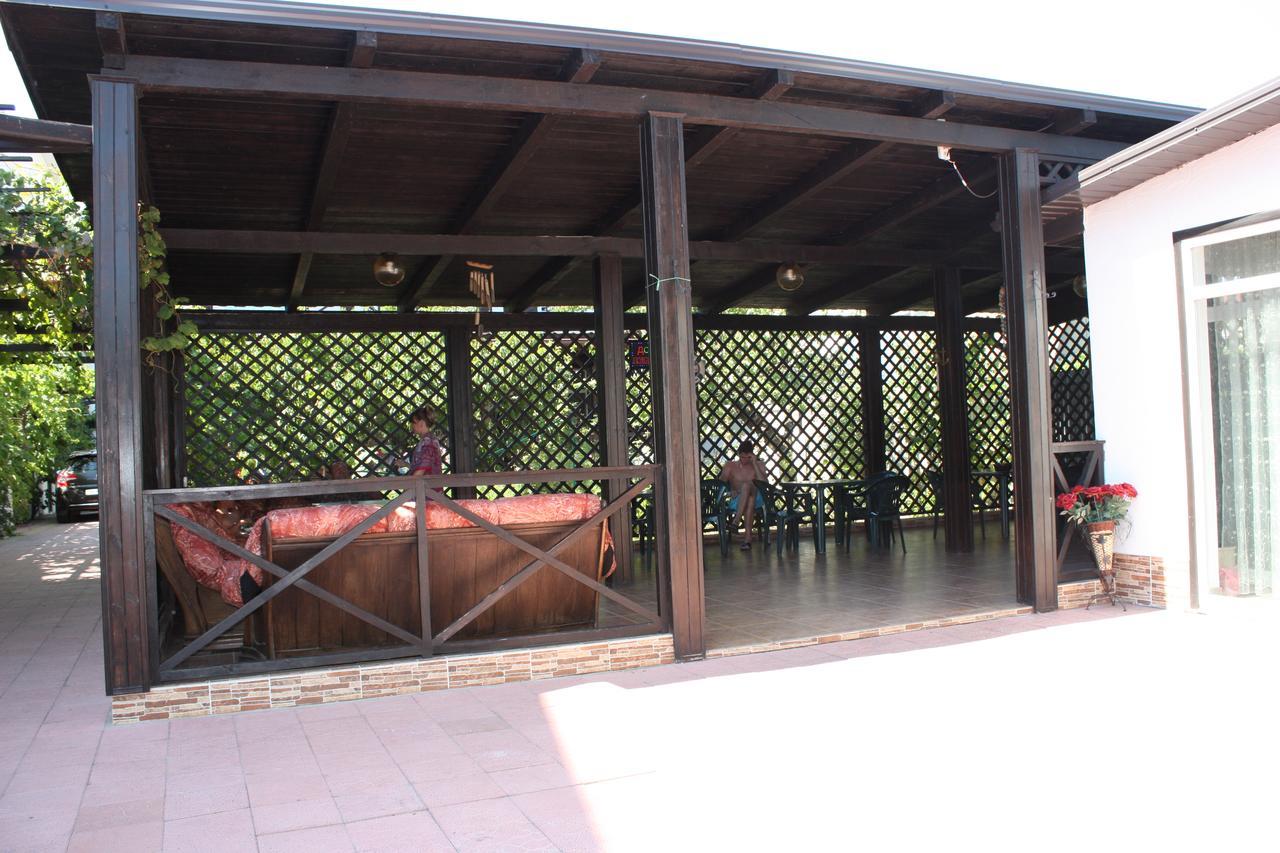 Akvitaniya Mini-Hotel Zatoka Ngoại thất bức ảnh