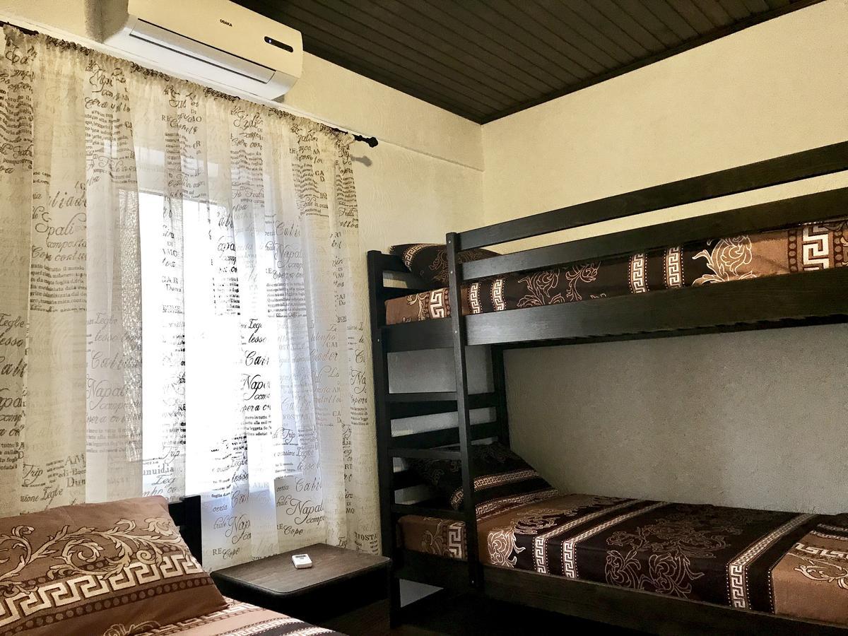 Akvitaniya Mini-Hotel Zatoka Ngoại thất bức ảnh